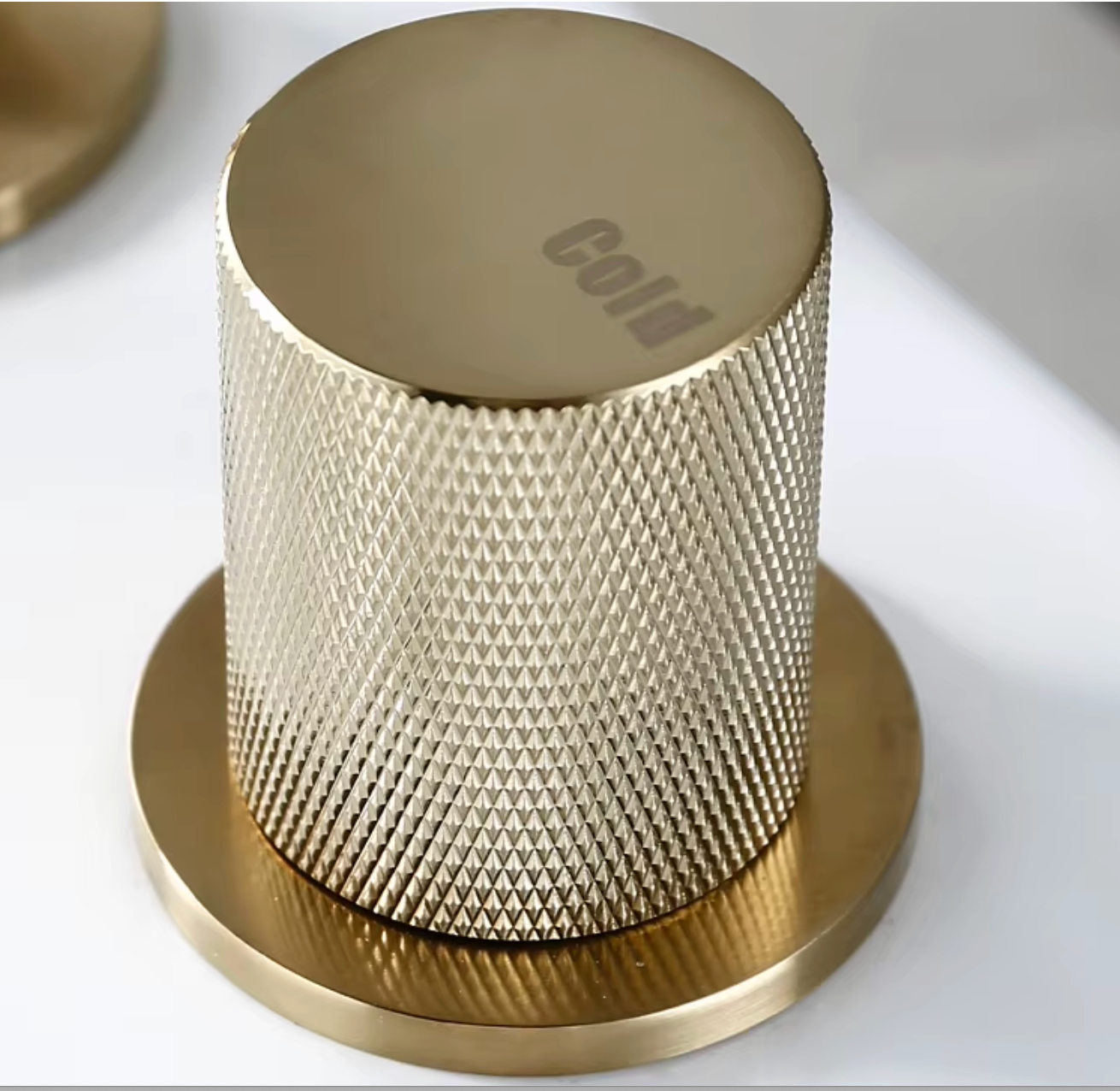 Migitigeur de salle de bain finition Or Brossé Saleccia